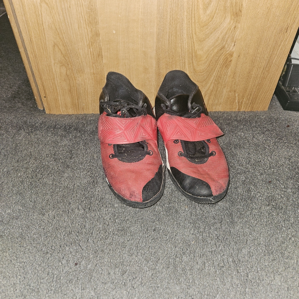 Nike Kyrie Flytrap III Red and Black Sneakers